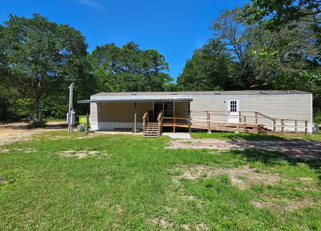 Property at 246 Rainbow Dr, Crestview, FL 32539, 2 beds, 2 baths