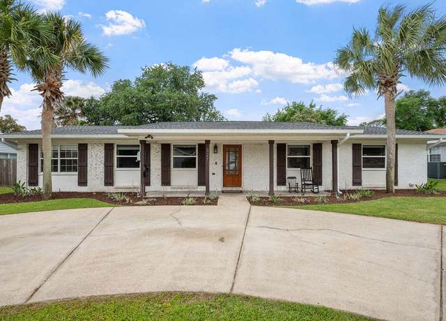 Property at 321 ST ANDREWS Dr, Niceville, FL 32578, 4 beds, 2 baths