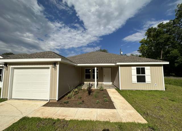 Property at 900 N Tracy St, Bonifay, FL 32425, 3 beds, 2 baths
