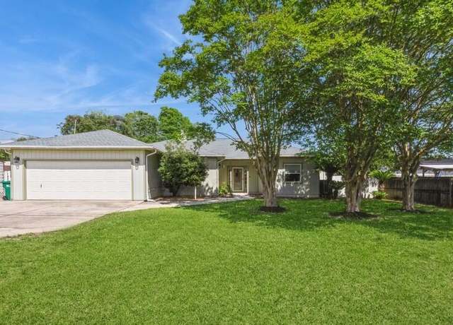 Property at 84 12th St, Shalimar, FL 32579, 3 beds, 2 baths