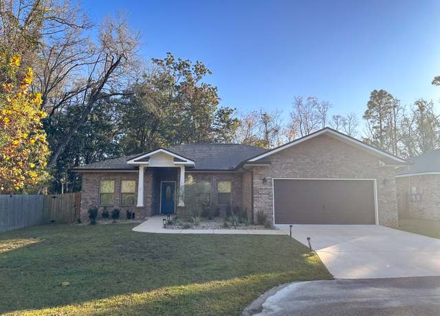 Property at 36 Lee Ln, Mary Esther, FL 32569, 4 beds, 2 baths
