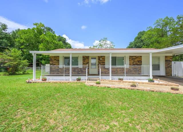 Property at 632 Long Dr, Crestview, FL 32539, 3 beds, 1 bath