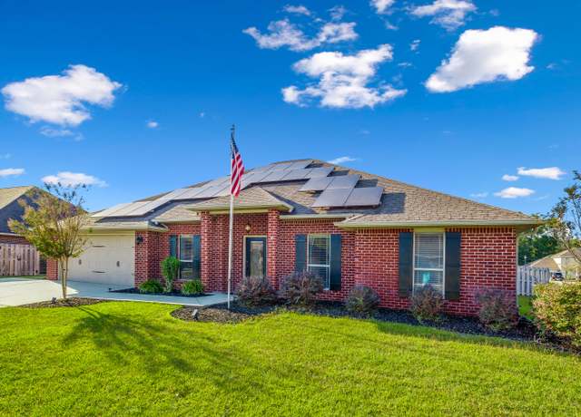 Property at 4518 Beth Cir, Crestview, FL 32539, 5 beds, 3 baths