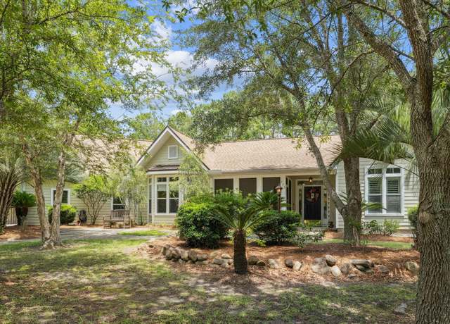 Property at 172 Shady Ln, Freeport, FL 32439, 3 beds, 2 baths