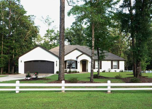 Property at 184 Magnolia Dr, Freeport, FL 32439, 4 beds, 2.5 baths