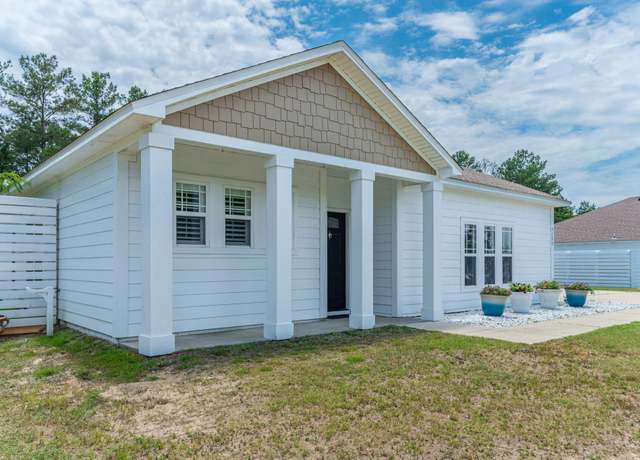 Property at 3120 Pinot Way, Crestview, FL 32536, 3 beds, 2 baths