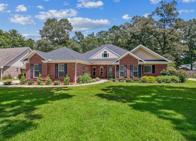 Property at 6033 Dorchester Pl, Crestview, FL 32536, 4 beds, 3 baths