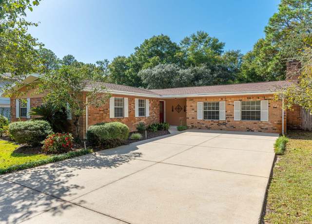 Property at 813 Linden Ave, Niceville, FL 32578, 3 beds, 2 baths