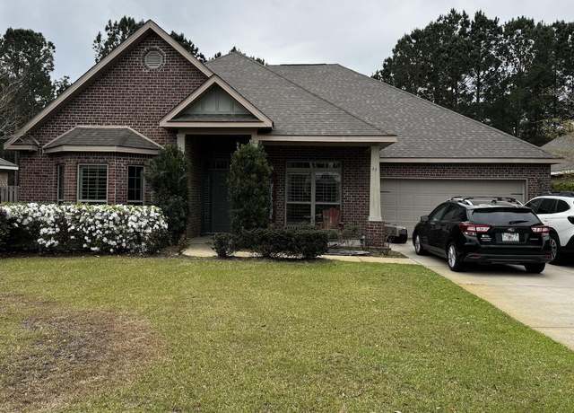 Property at 43 Secret St, Freeport, FL 32439, 5 beds, 3 baths