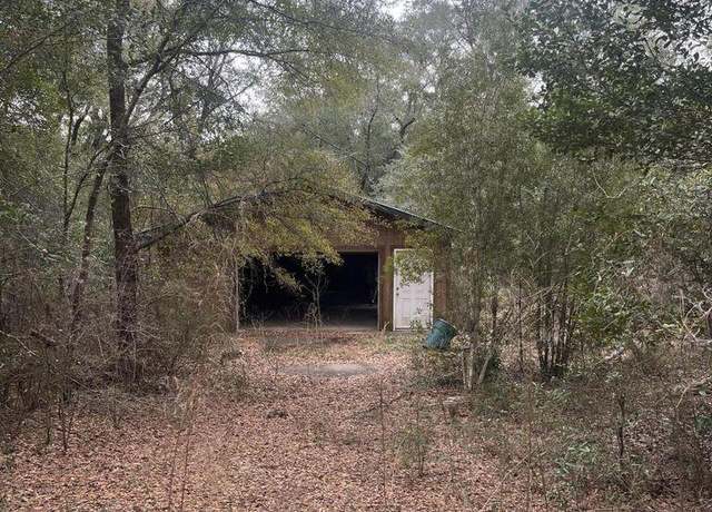 Property at 426 Fox Ln, Holt, FL 32564
