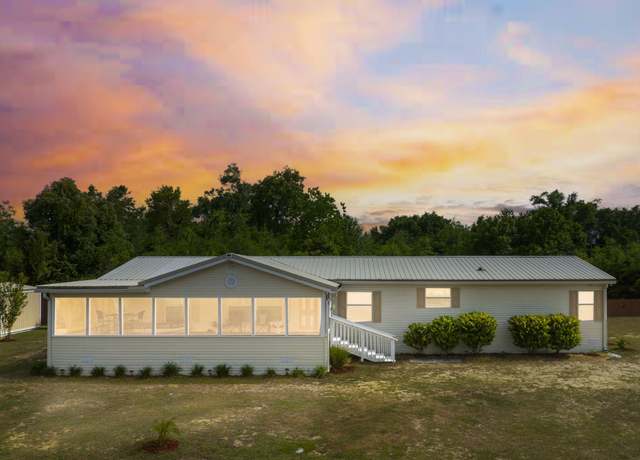 Property at 9739 Creek Bank Dr, Youngstown, FL 32466, 4 beds, 2 baths