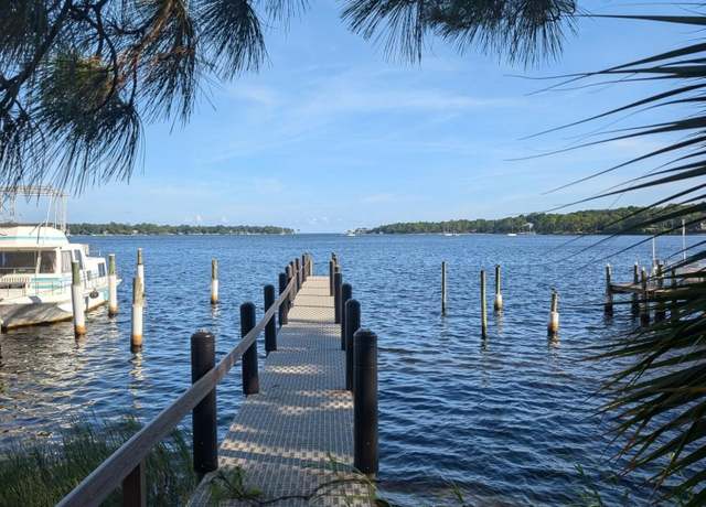 Property at 1000 Regatta Dr, Niceville, FL 32578, 3 beds, 3 baths