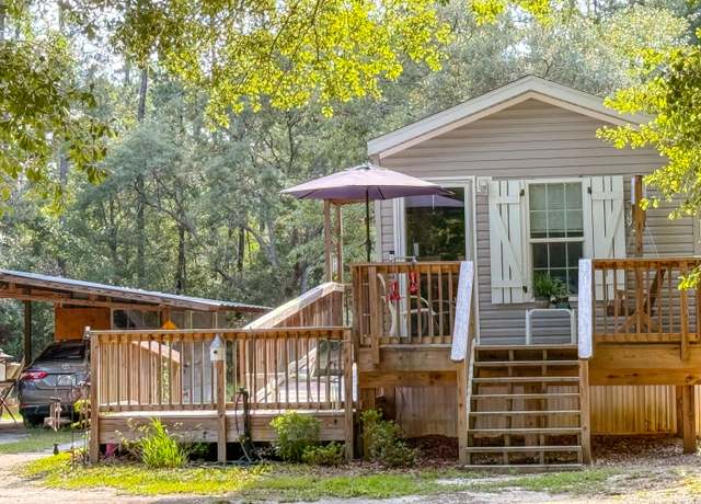 Property at 397 Phillips Dr, Freeport, FL 32439, 1 bed, 1 bath