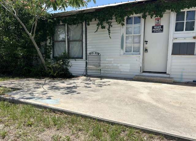 Property at 2600 W 18th St, Panama City, FL 32405, 3 beds, 1 bath