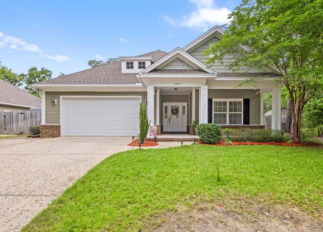 Property at 1517 18Th St, Niceville, FL 32578, 3 beds, 2 baths