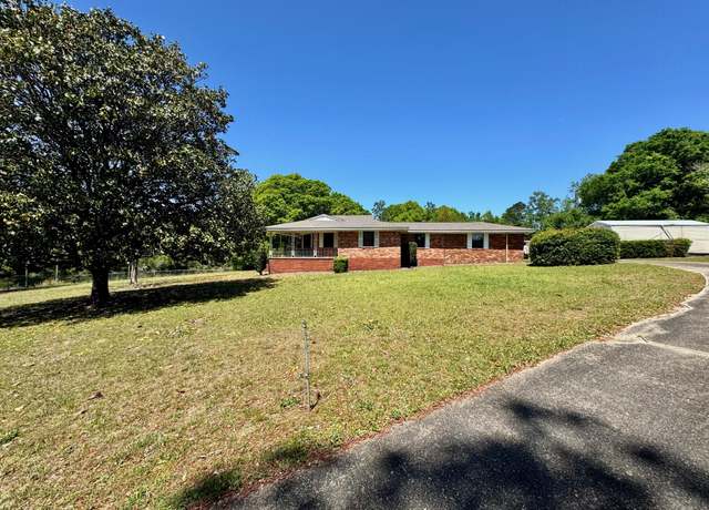 Property at 3129 Airport Rd, Crestview, FL 32539, 3 beds, 2 baths