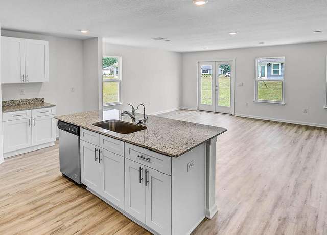 Property at 216 Eunola Ln, Freeport, FL 32439, 3 beds, 2 baths