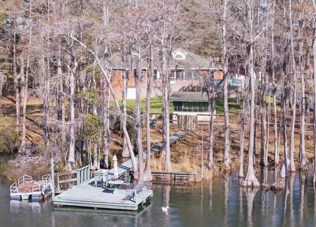 Property at 516 Blue Pond Cir, Ponce De Leon, FL 32455, 3 beds, 2 baths