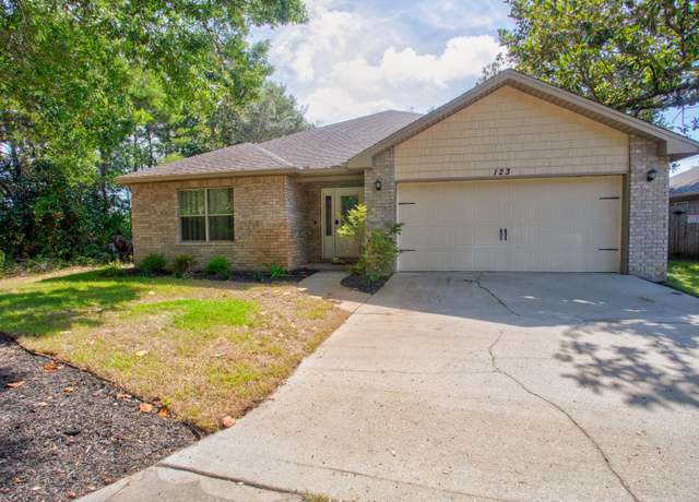 Property at 123 Marimba St, Mary Esther, FL 32569, 3 beds, 2 baths