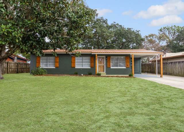 Property at 725 Tuxedo Dr, Fort Walton Beach, FL 32547, 3 beds, 1.5 baths