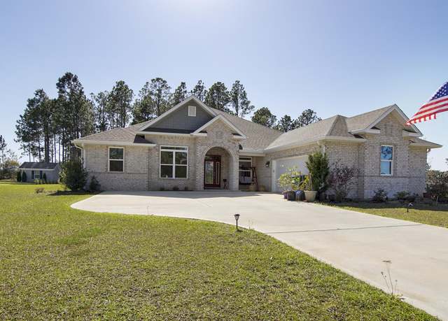 Property at 279 Tournament Ln, Freeport, FL 32439, 4 beds, 3 baths