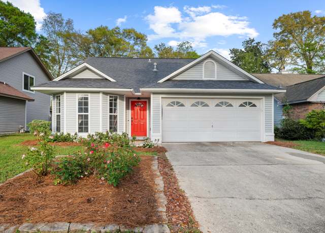 Property at 176 Wright Cir, Niceville, FL 32578, 3 beds, 2.5 baths