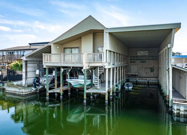 Property at 607 Magnolia Dr, Destin, FL 32541, 2 beds, 2 baths