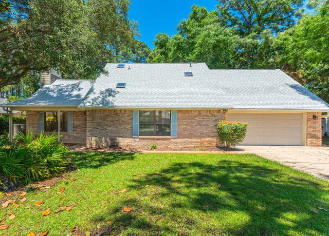 Property at 829 S Turnberry Cv, Niceville, FL 32578, 3 beds, 2.5 baths