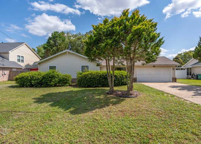 Property at 4 Holly Rd, Crestview, FL 32539, 3 beds, 2 baths