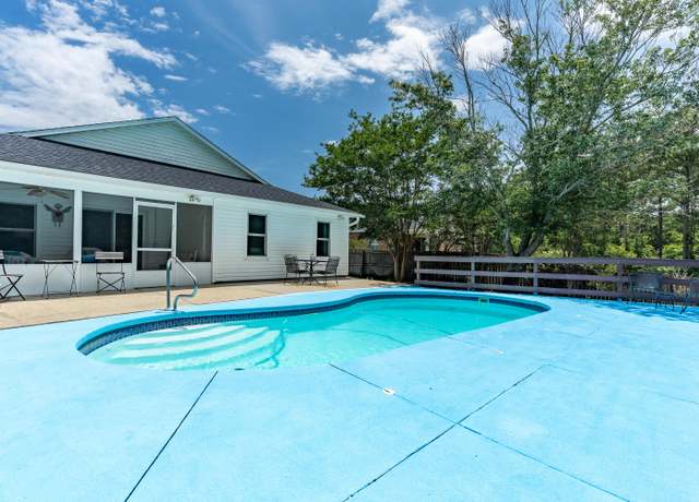Property at 6379 Heronwalk Dr, Gulf Breeze, FL 32563, 4 beds, 2 baths