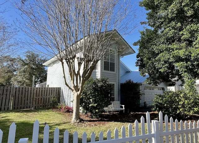 Property at 550 Seabreeze Cir, Seacrest, FL 32461, 3 beds, 2.5 baths