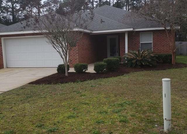 Property at 101 Green Dr, Mary Esther, FL 32569, 4 beds, 2 baths