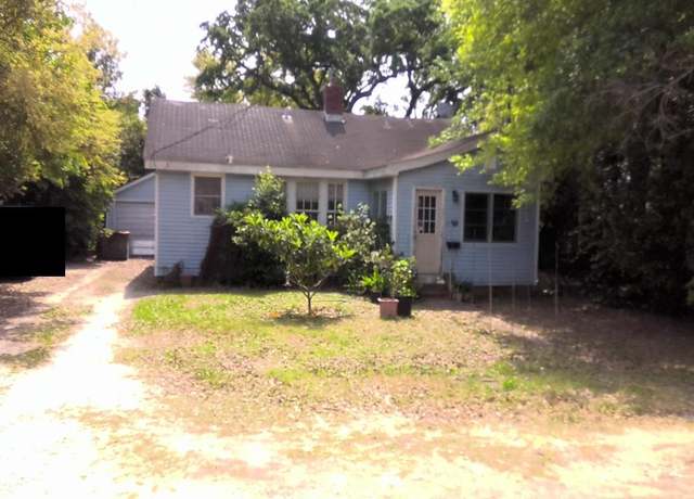 Property at 13 Park Dr, Pensacola, FL 32507, 2 beds, 1 bath