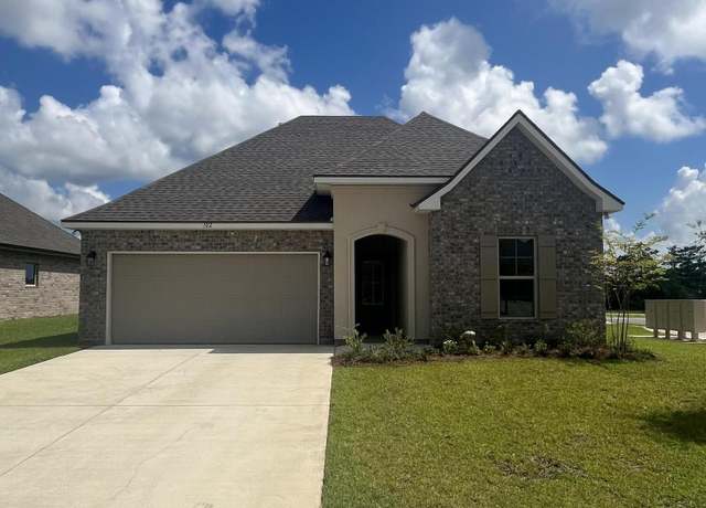 Property at 102 Bon Ami Dr, Freeport, FL 32439, 3 beds, 2 baths