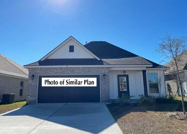 Property at 45 Hydrangea Blvd, Freeport, FL 32439, 4 beds, 2.5 baths