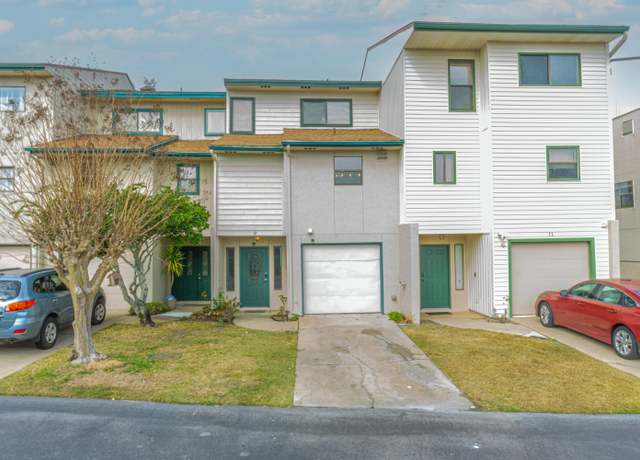 Property at 810 Eglin Pkwy Unit 12, Fort Walton Beach, FL 32547, 3 beds, 3.5 baths