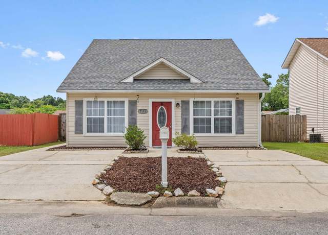 Property at 7151 Heather Oaks Dr, Pensacola, FL 32506, 3 beds, 2 baths