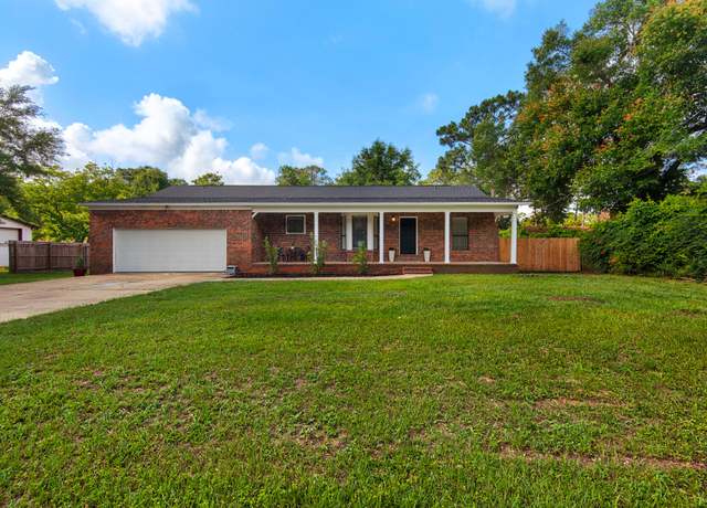 Property at 5699 Crestwood Dr, Milton, FL 32571, 3 beds, 2 baths