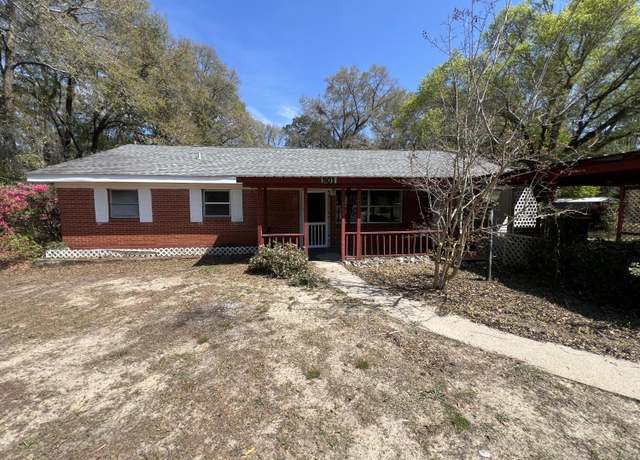 Property at 301 Victory Ln, Crestview, FL 32539, 3 beds, 2 baths
