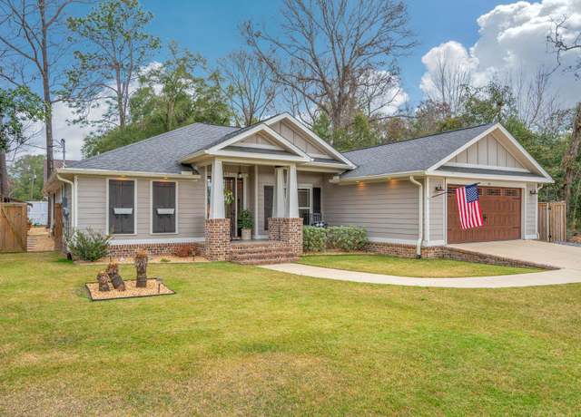 Property at 341 Powell Dr, Crestview, FL 32536, 3 beds, 2 baths