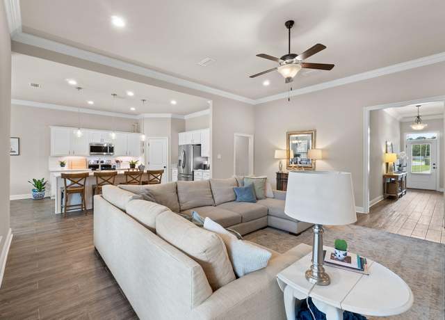 Property at 6030 Kassandra Ln, Gulf Breeze, FL 32563, 4 beds, 2 baths