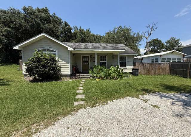 Property at 75 Palmetto Ave, Freeport, FL 32439, 3 beds, 2 baths
