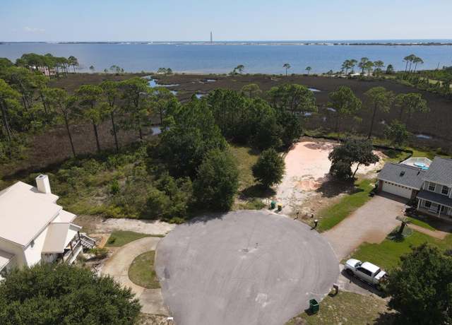 Property at 413 Emerald Ct, Mary Esther, FL 32569