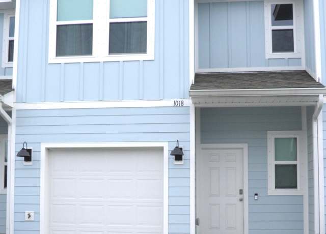 Property at 1018 Mclaren Cir, Fort Walton Beach, FL 32547, 3 beds, 2.5 baths