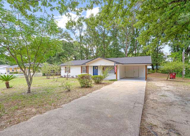 Property at 207 Oglesby Ave, Crestview, FL 32536, 3 beds, 1 bath