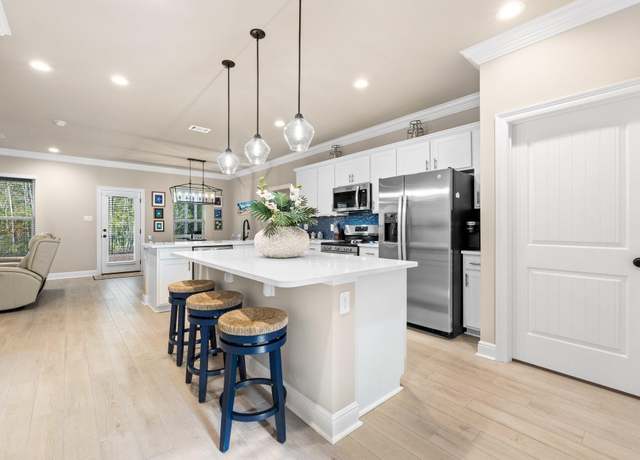 Property at 25 Eclipse Lp, Freeport, FL 32439, 3 beds, 2 baths