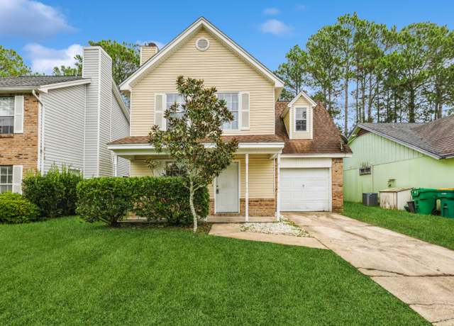 Property at 3036 Yorktown Cir, Fort Walton Beach, FL 32547, 3 beds, 2.5 baths