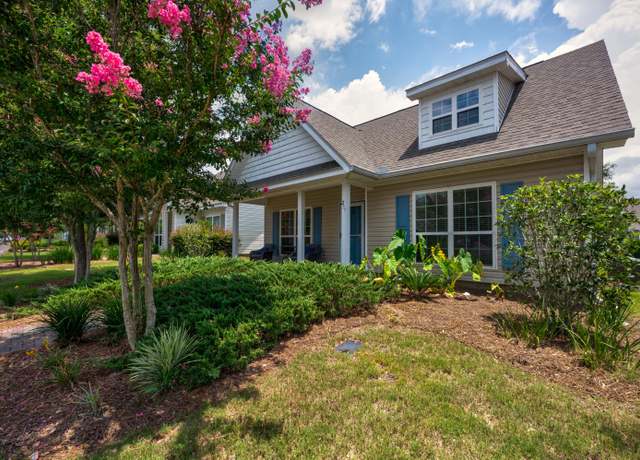 Property at 237 Nelly St, Freeport, FL 32439, 3 beds, 2 baths