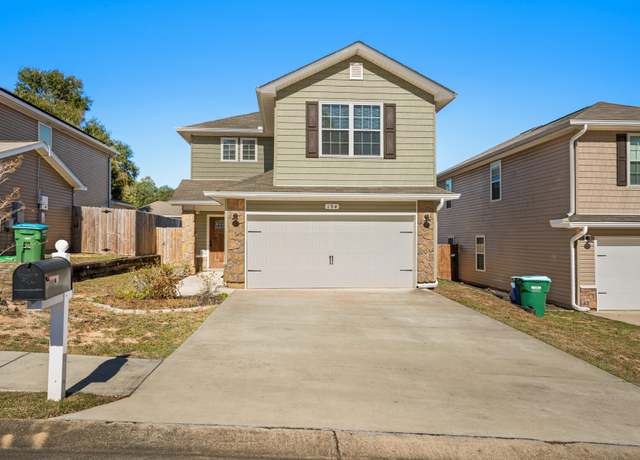 Property at 194 Wainwright Dr, Crestview, FL 32539, 3 beds, 2.5 baths