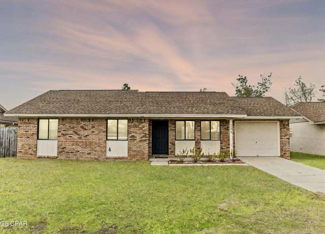 Property at 206 Acme Ln, Lynn Haven, FL 32444, 3 beds, 2 baths